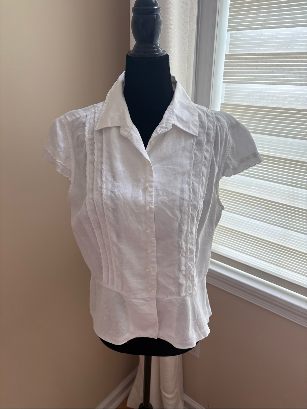 LOFT—100% Linen—White Pintuck Short Sleeve Button-Up Blouse
